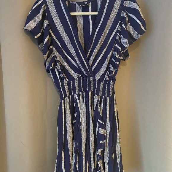 Dresses & Skirts - Womens Dress Size L